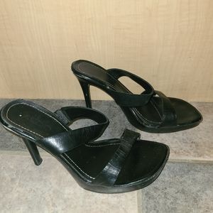 7.5 Aldo Y2K black strapped heels